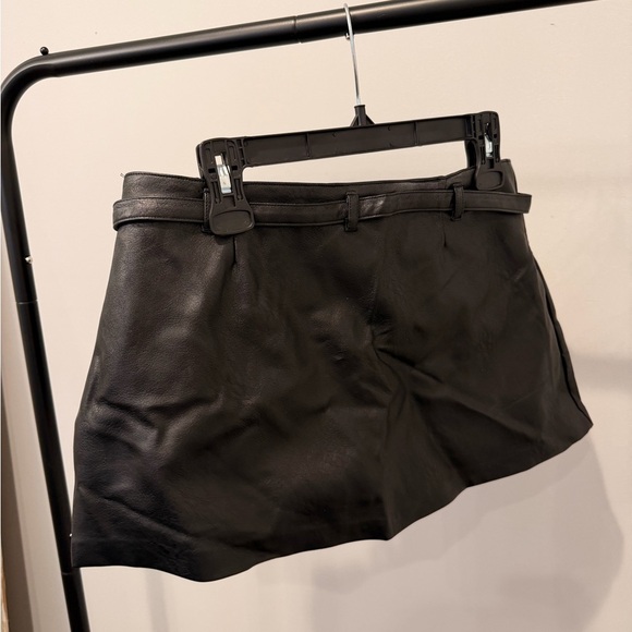 Garage Black Faux Leather Skort - Picture 4 of 4